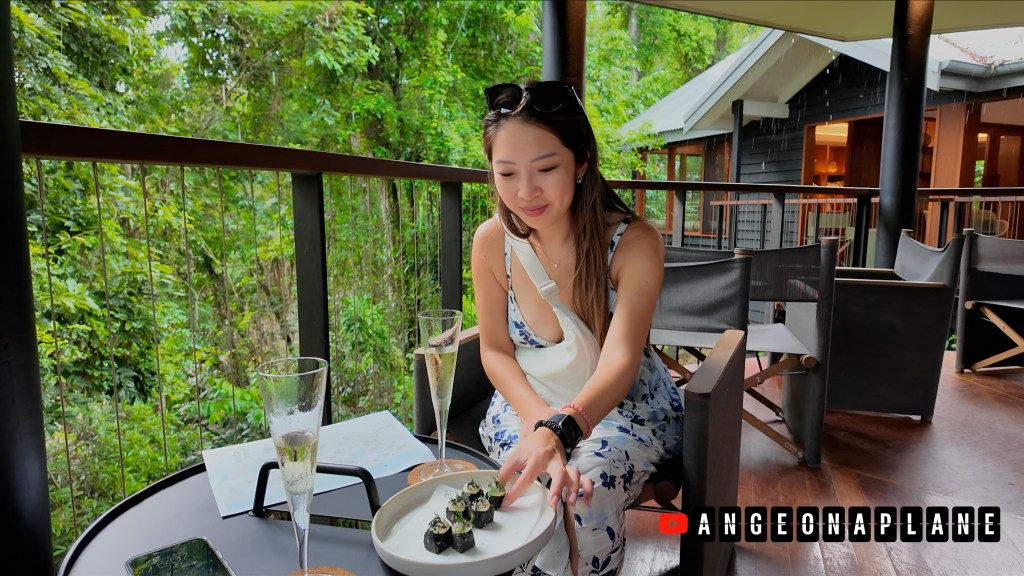 Welcome drinks and snacks at Silky Oaks lodge