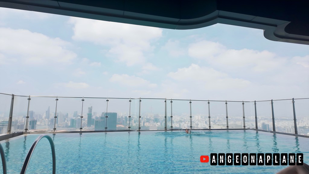 Pool at Vinpearl Landmark 81